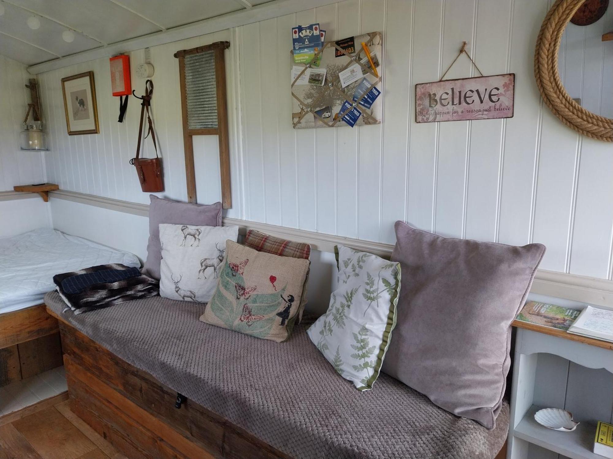 Meadowbeck - Shepherd Huts Fylingdales 외부 사진