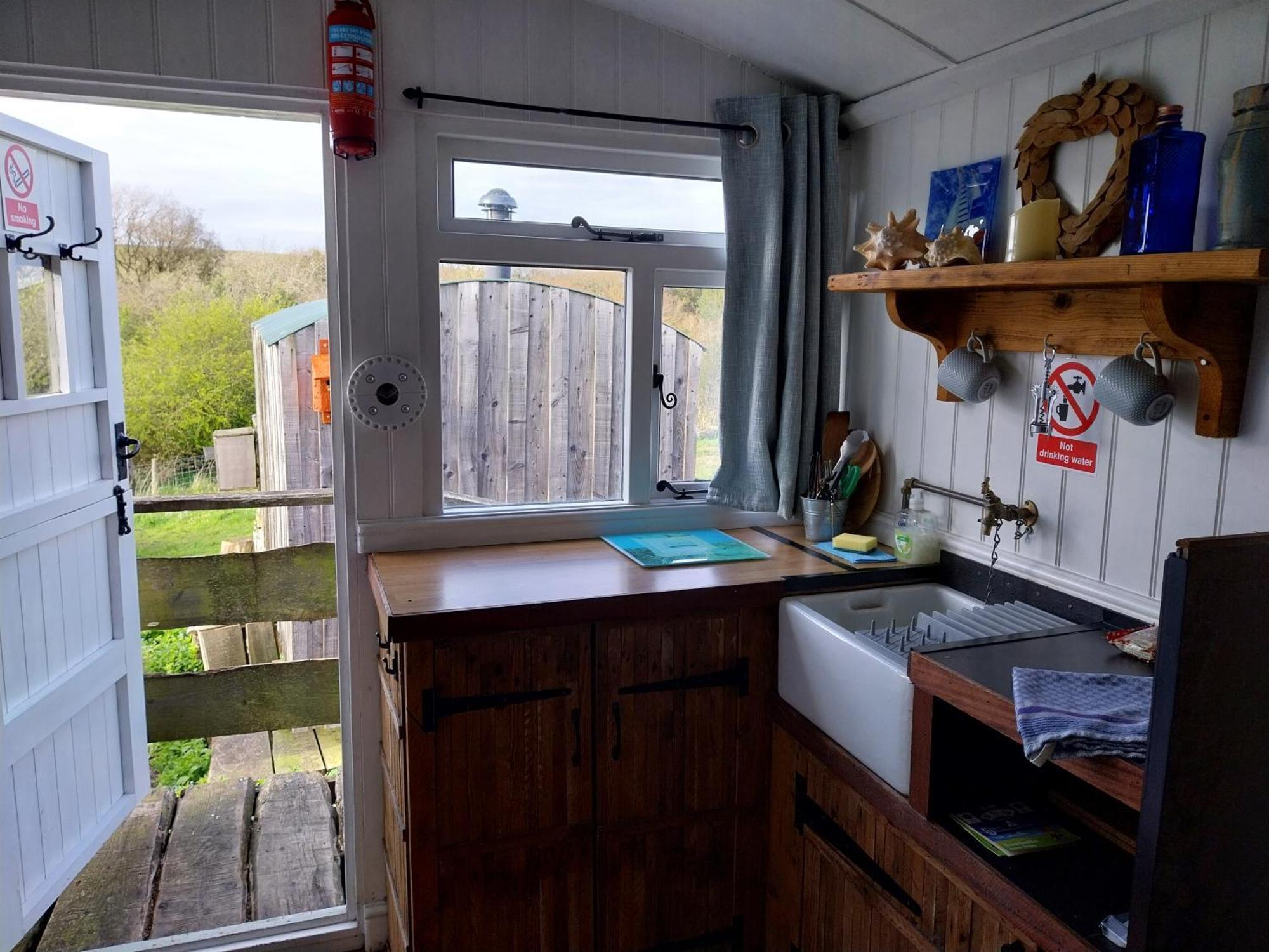 Meadowbeck - Shepherd Huts Fylingdales 외부 사진