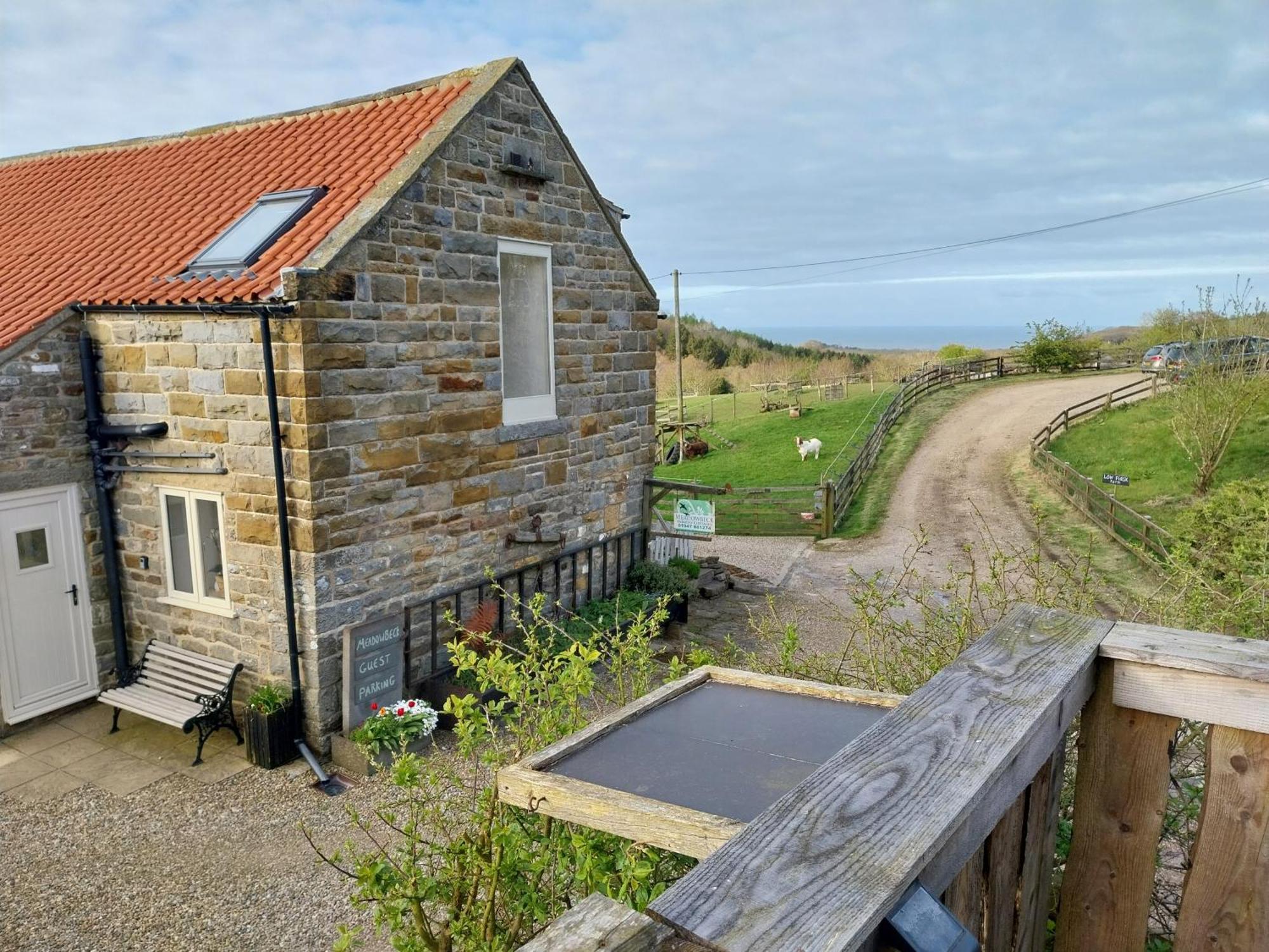Meadowbeck - Shepherd Huts Fylingdales 외부 사진