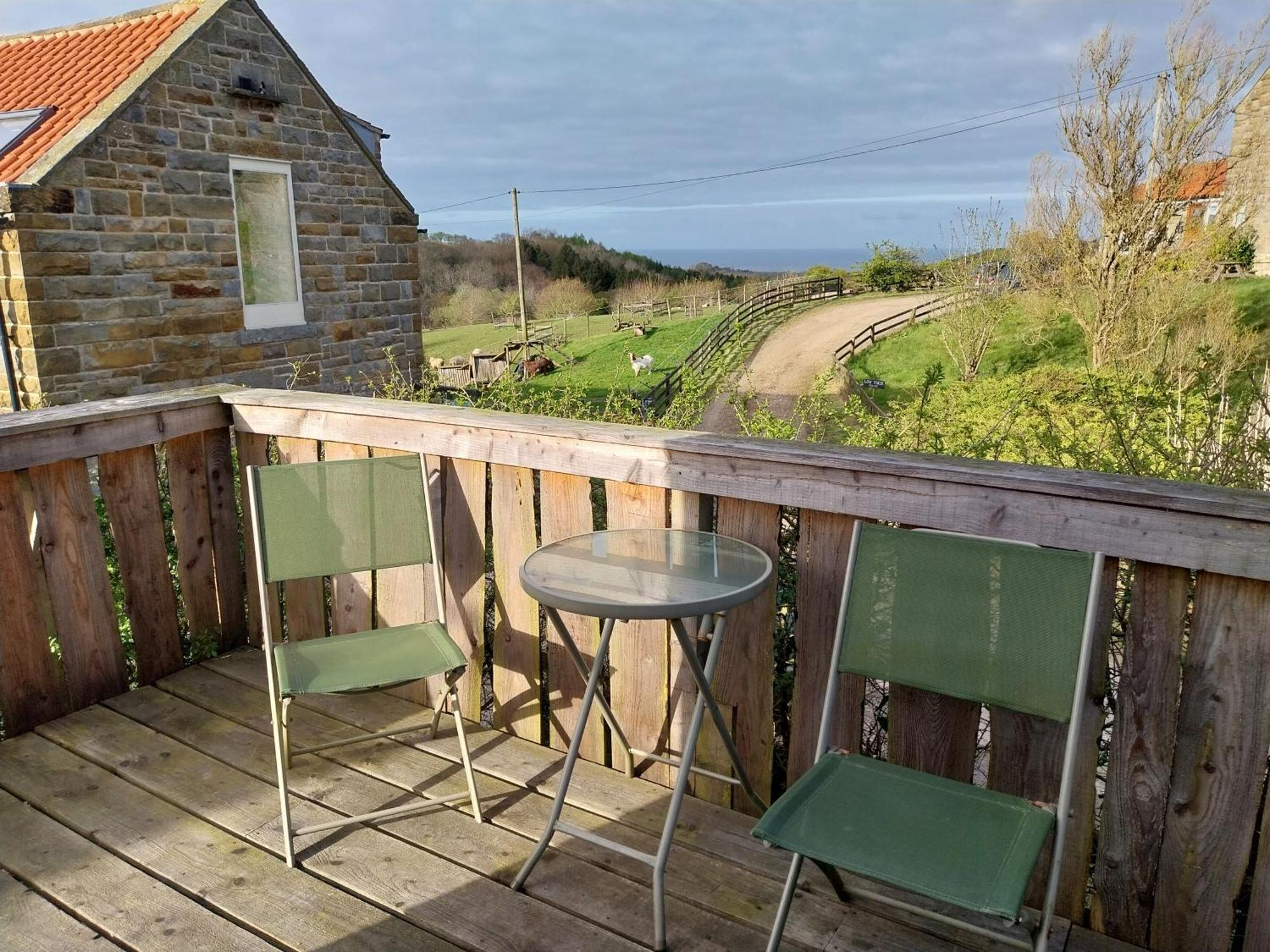 Meadowbeck - Shepherd Huts Fylingdales 외부 사진