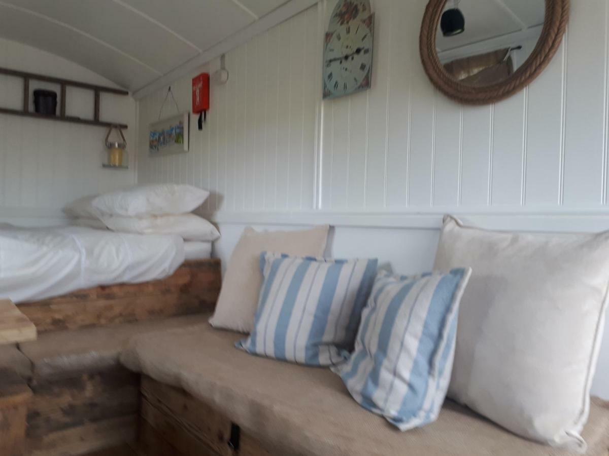Meadowbeck - Shepherd Huts Fylingdales 외부 사진