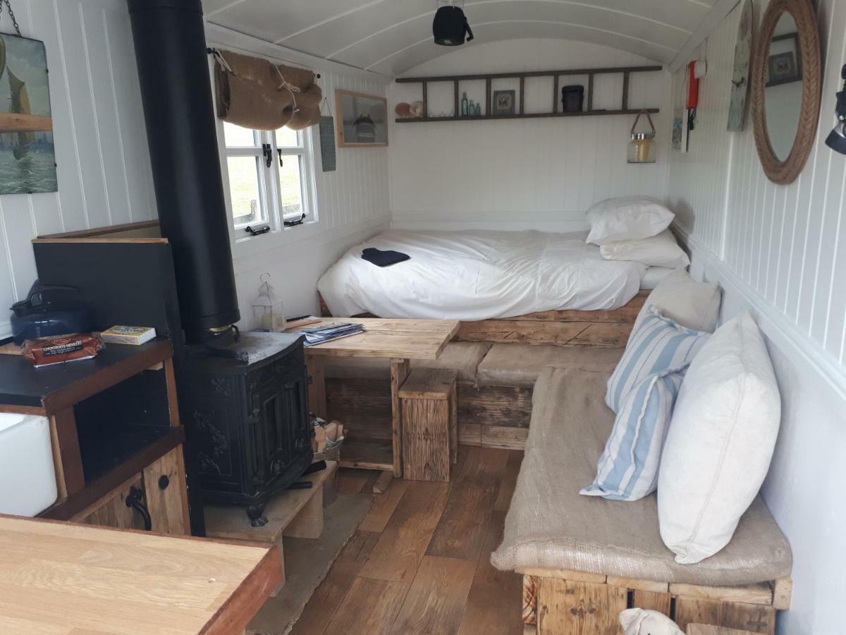 Meadowbeck - Shepherd Huts Fylingdales 외부 사진